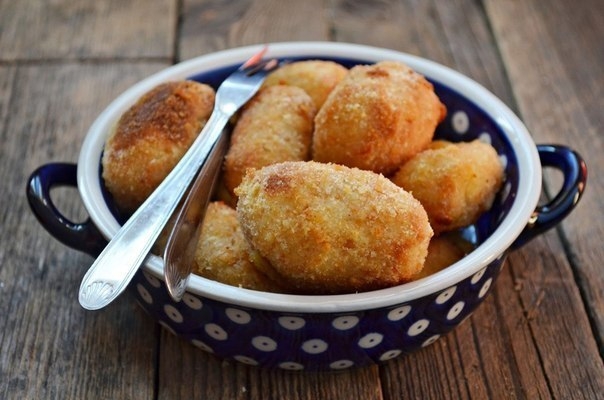 Картофельные крокеты с сыром и грибами в духовке Картофельные крокеты с сыром и грибами в духовке