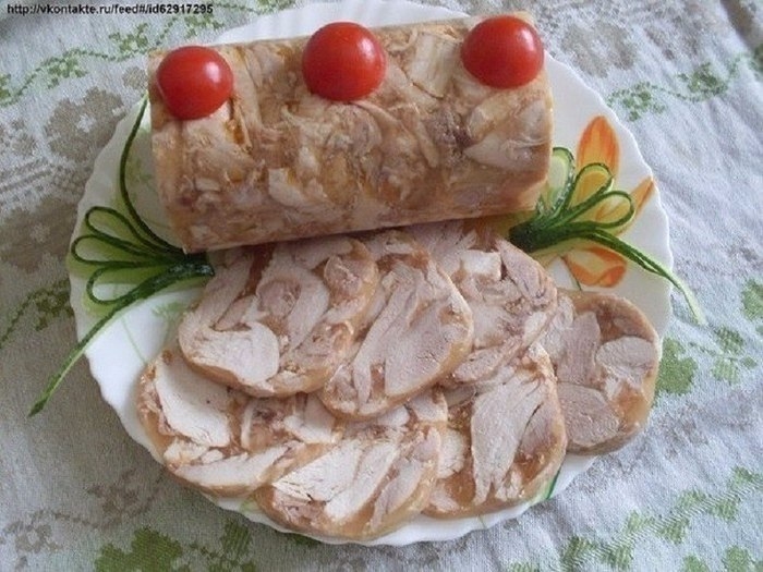 Куриный рулет в бутылке