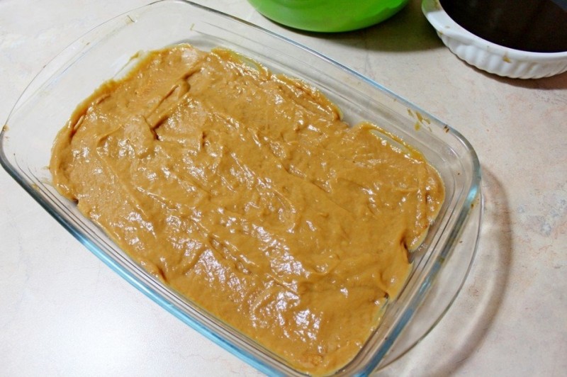 Торт без выпечки с вареной сгущенкой и орехами Торт без выпечки с вареной сгущенкой и орехами