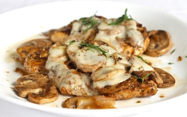 Курица, фаршированная грибами и сыром Курица, фаршированная грибами и сыром