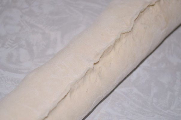 Слоёные булочки с творожной начинкой и изюмом Слоёные булочки с творожной начинкой и изюмом