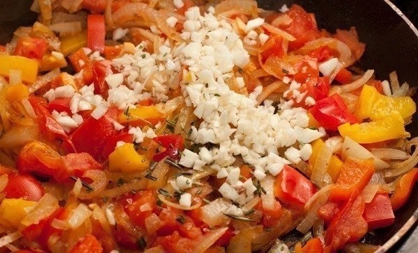 Курица запеченная с овощами Курица запеченная с овощами