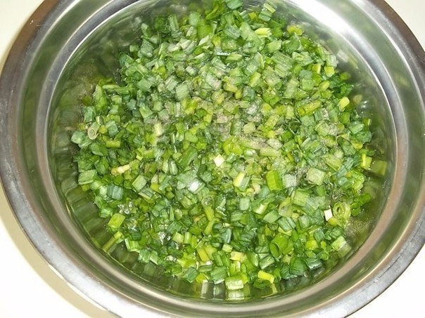 Заливной пирог с зелёным луком и яйцом Заливной пирог с зелёным луком и яйцом