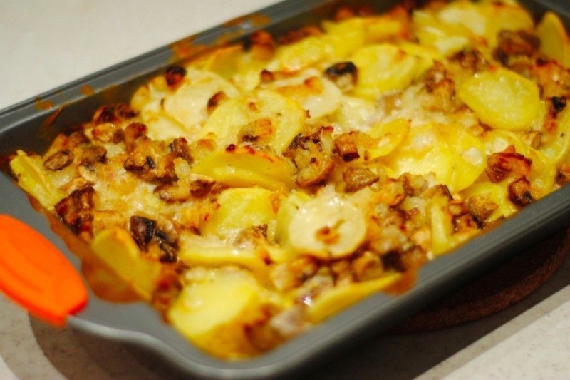 Картофель с шампиньонами в сметане Картофель с шампиньонами в сметане