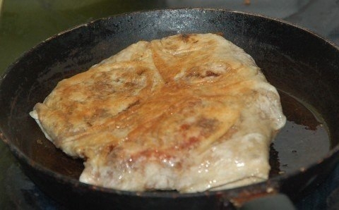 Горячая закуска в лаваше - просто, сочно, сытно! Горячая закуска в лаваше - просто, сочно, сытно!