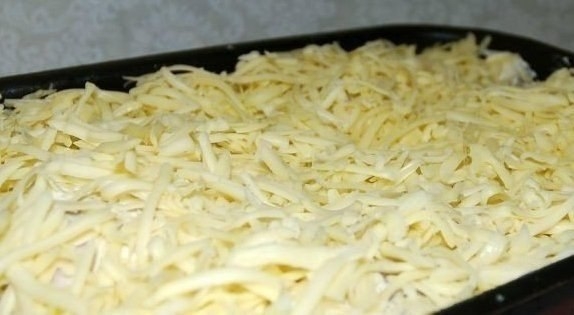 Курица, запеченная с гречкой. Курица, запеченная с гречкой.