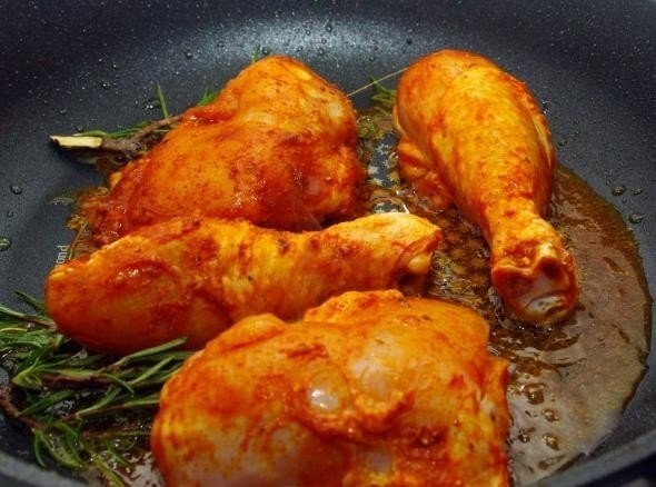 Софрито: курица с картошкой и луком Софрито: курица с картошкой и луком