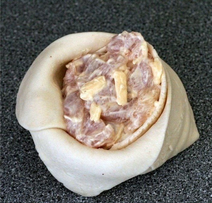 Пирожки слоёные с курицей и сыром Пирожки слоёные с курицей и сыром