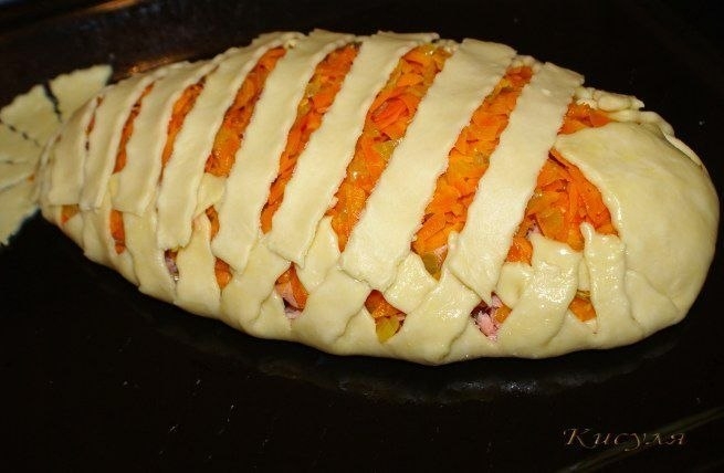 Пирог с рыбой и ананасом Пирог с рыбой и ананасом