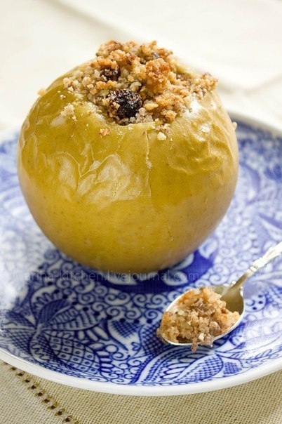 Яблоки, запеченные с мёдом и орехами Яблоки, запеченные с мёдом и орехами