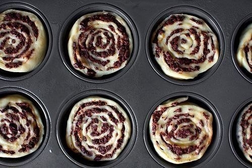 Булочки с шоколадом и корицей Булочки с шоколадом и корицей