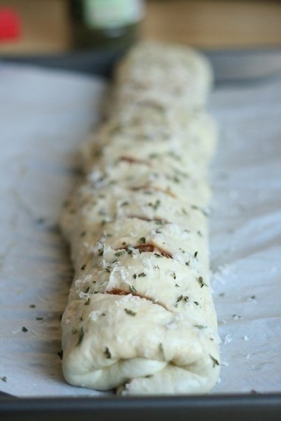Стромболи (пицца-рулет) Стромболи (пицца-рулет)