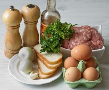 МЯСНОЙ РУЛЕТ С ВАРЕНЫМИ ЯЙЦАМИ МЯСНОЙ РУЛЕТ С ВАРЕНЫМИ ЯЙЦАМИ