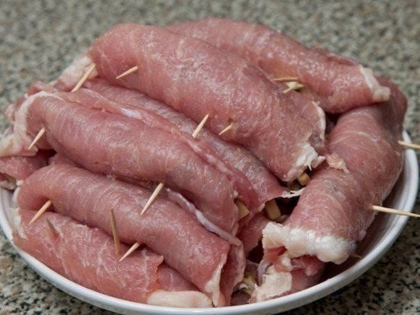 Рулетики мясные к праздничному столу Рулетики мясные к праздничному столу