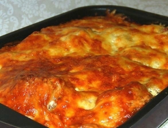 Курица, запеченная с гречкой. Курица, запеченная с гречкой.