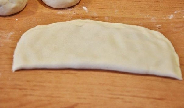 Чебуреки с мясом. очень удачное хрусткое тесто! Чебуреки с мясом. очень удачное хрусткое тесто!