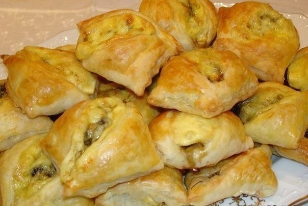 Закусочные пирожки с грибами и сыром Закусочные пирожки с грибами и сыром