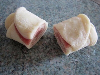Кружевные булочки с колбасой Кружевные булочки с колбасой