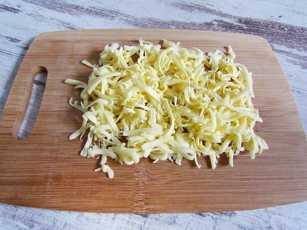 Салат из пекинской капусты с сухариками Салат из пекинской капусты с сухариками