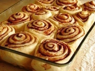 Cinnamon rolls с карамелью и яблоком Cinnamon rolls с карамелью и яблоком