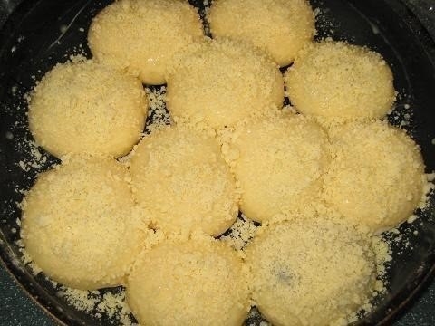 Булочки с наполнителем и посыпкой Булочки с наполнителем и посыпкой