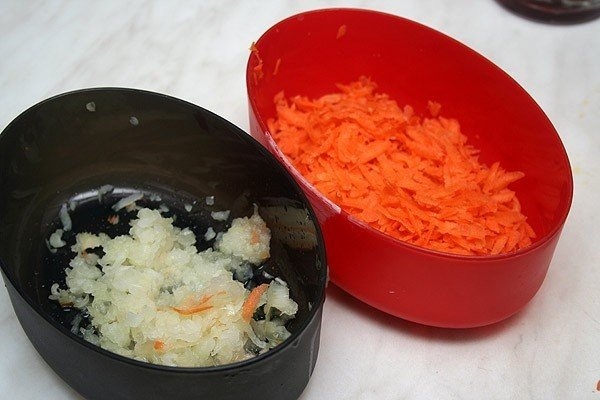 Гороховый суп с копченостями и гренками Гороховый суп с копченостями и гренками