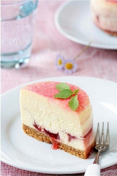 Клубничные мини-чизкейки Клубничные мини-чизкейки