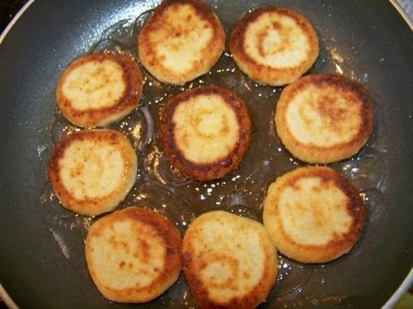 Сырники с манкой Сырники с манкой