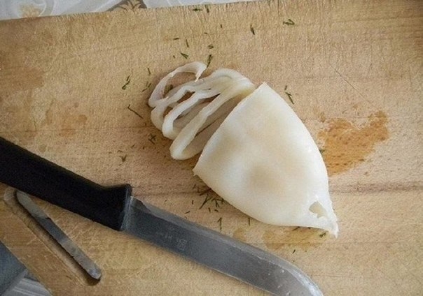 Кальмары в кляре. Кальмары в кляре.