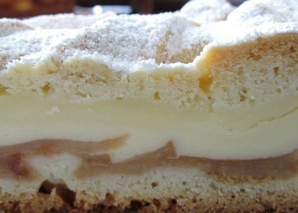 Яблочный пирог с нежным кремом. Яблочный пирог с нежным кремом.