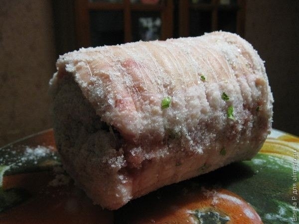 Варим рулетик в луковой шелухе Варим рулетик в луковой шелухе