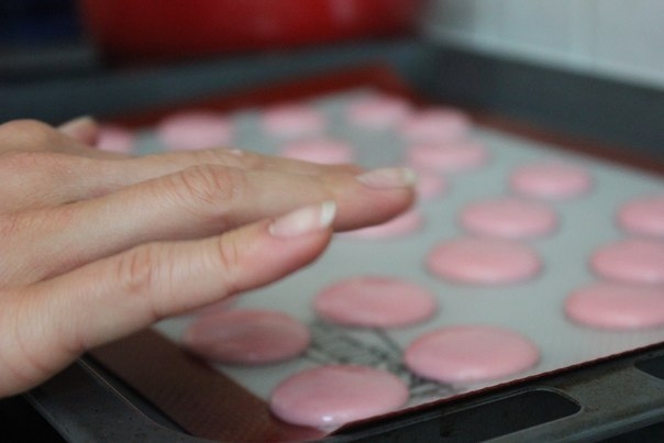Клубничные макарон Клубничные макарон