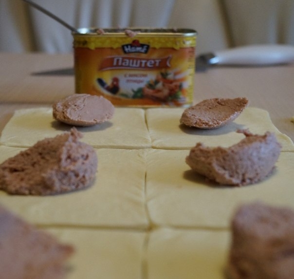 Слоёные пирожки с паштетом. Слоёные пирожки с паштетом.