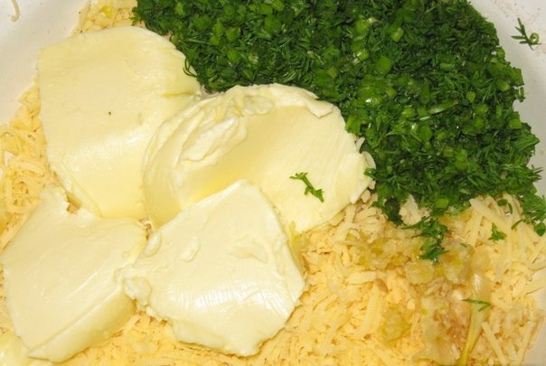 Куриные рулетики в картофельной соломке Куриные рулетики в картофельной соломке