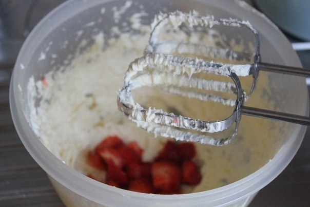 Клубничные макарон Клубничные макарон