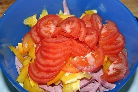 Итальянский салат с сыром и пастой Итальянский салат с сыром и пастой