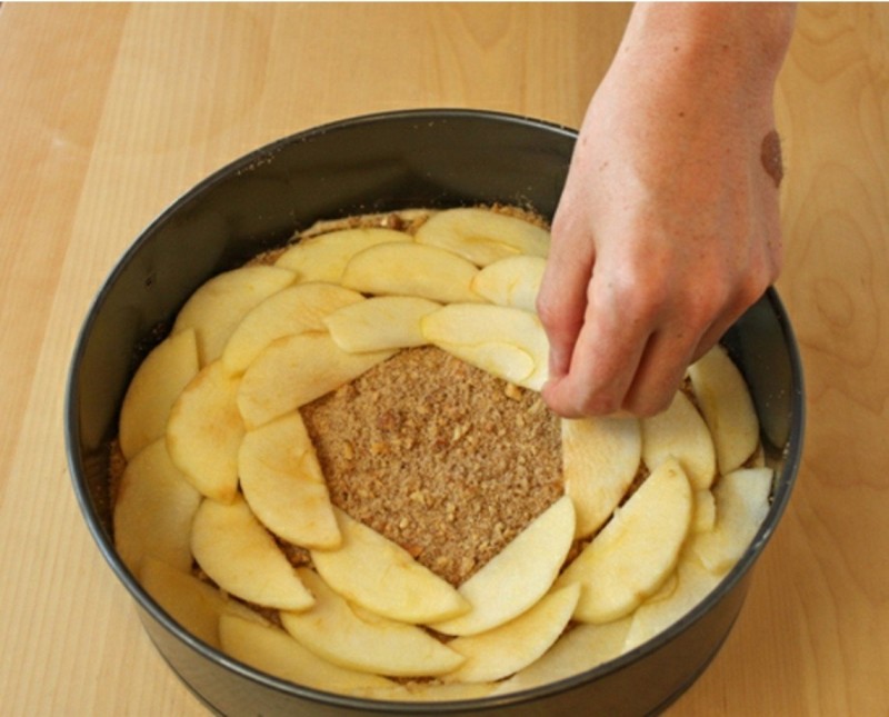 Яблочный пирог с крошкой Яблочный пирог с крошкой