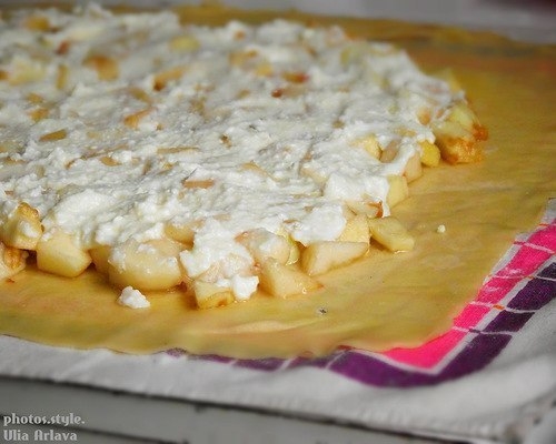 Творожный штрудель с грушей и яблоками. Творожный штрудель с грушей и яблоками.