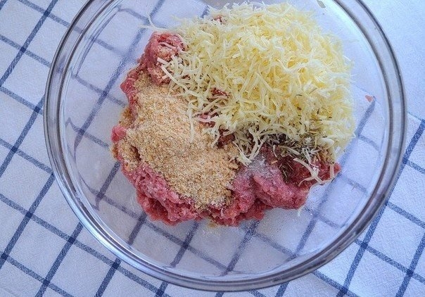 Слоёная мясная запеканка в беконе Слоёная мясная запеканка в беконе