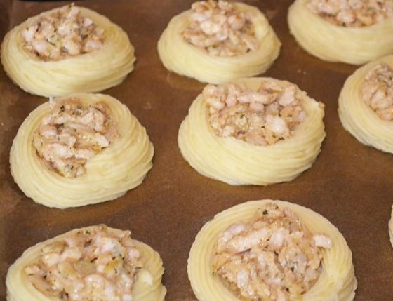 Картофельные гнёзда с курицей Картофельные гнёзда с курицей