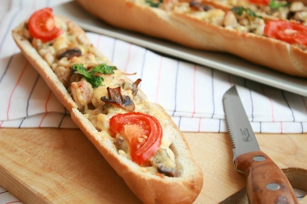 Багет, фаршированный курочкой и грибами Багет, фаршированный курочкой и грибами