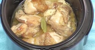 Курица в мультиварке в сметанном соусе Курица в мультиварке в сметанном соусе