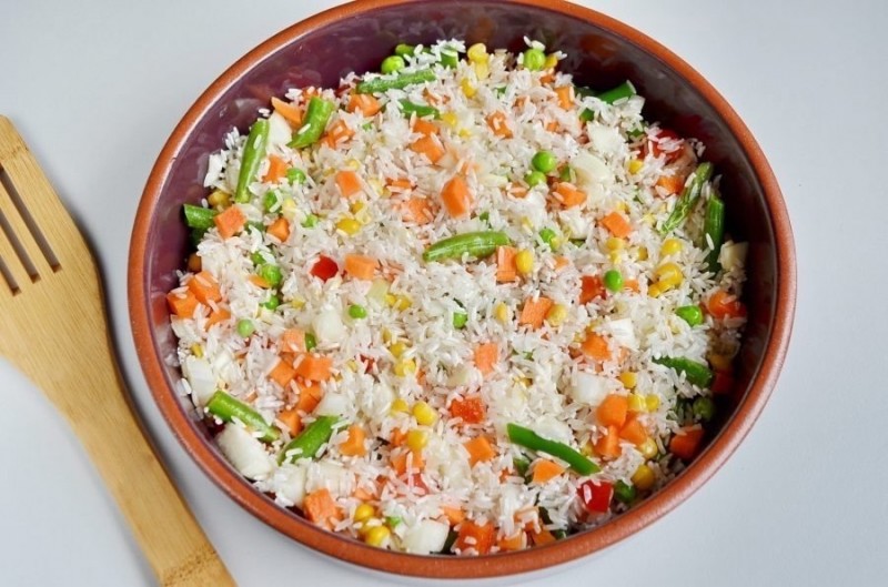 Куриные ножки, запеченные с рисом и овощами Куриные ножки, запеченные с рисом и овощами
