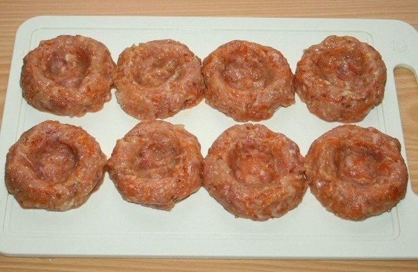 Мясные гнёздышки с грибами и сыром Мясные гнёздышки с грибами и сыром