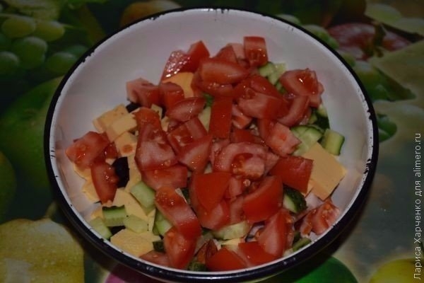 Салат с курицей, овощами и кунжутом Салат с курицей, овощами и кунжутом