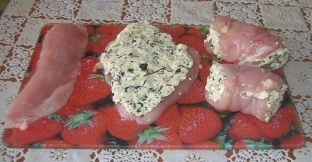 Рулет из куриного филе с творогом Рулет из куриного филе с творогом
