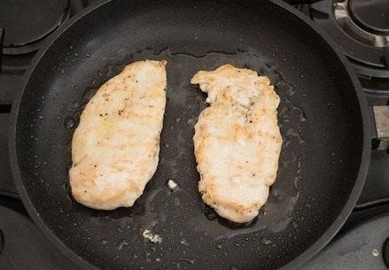 Салат «цезарь» с курицей Салат «цезарь» с курицей