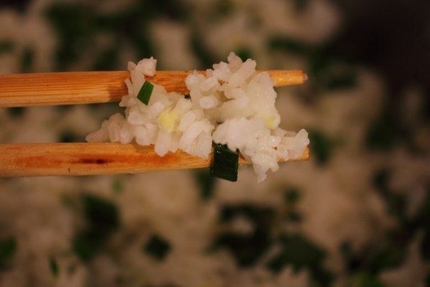 Курица с пряным соусом и рисом в китайском стиле Курица с пряным соусом и рисом в китайском стиле