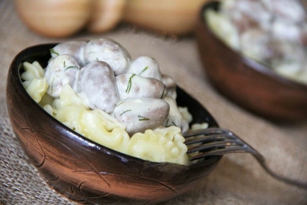 Куриные сердечки в сырном соусе Куриные сердечки в сырном соусе