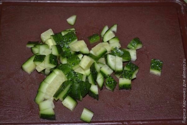Салат с курицей, овощами и кунжутом Салат с курицей, овощами и кунжутом